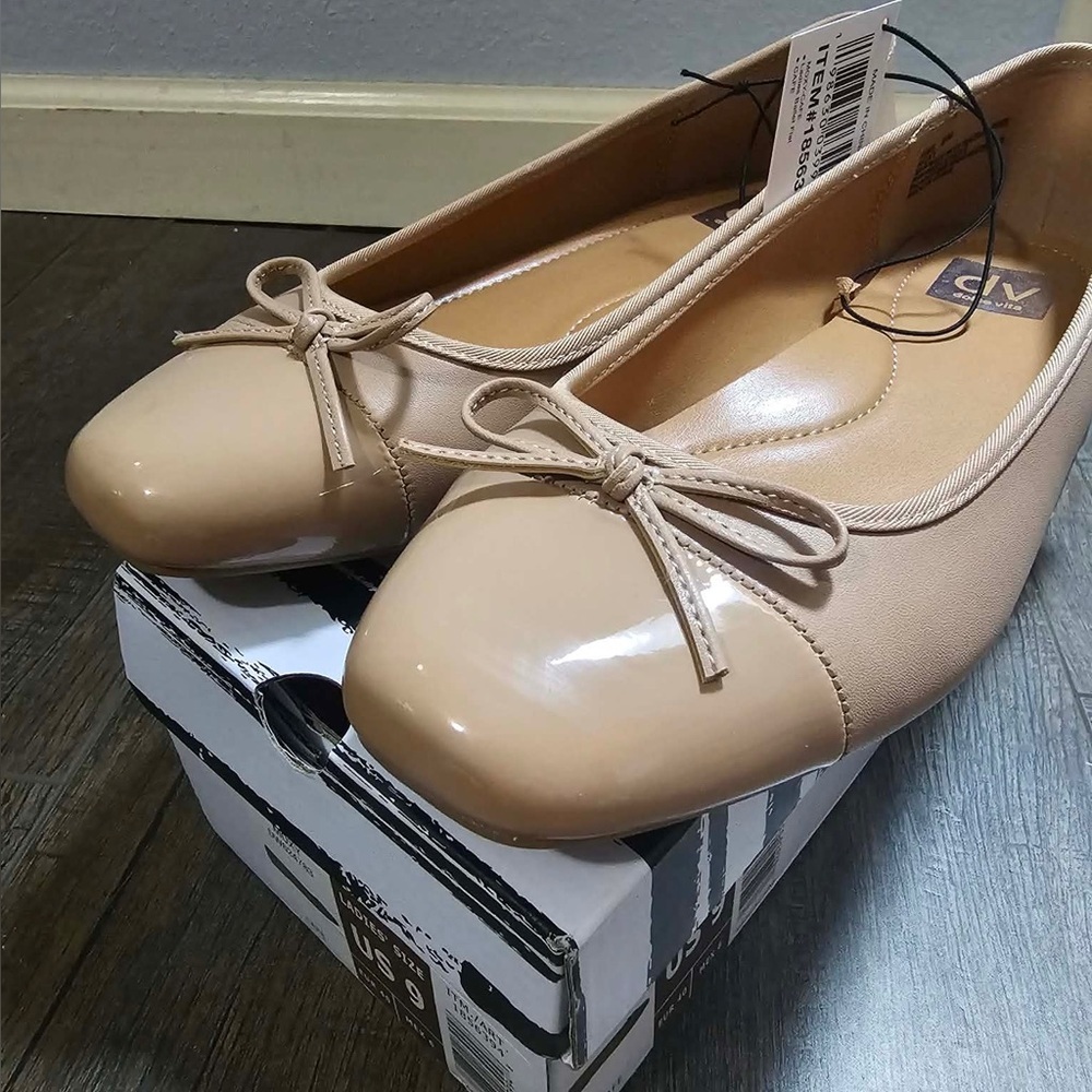 Dolce Vita Women's 9 Moxy Cafe Color Ballet Flats New In Box - Picture 4 of 8